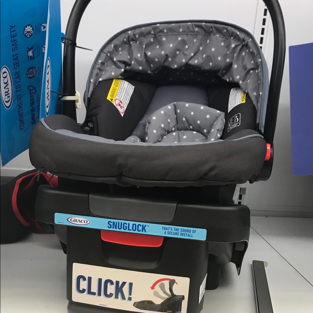 Graco Snuglock infant car seats